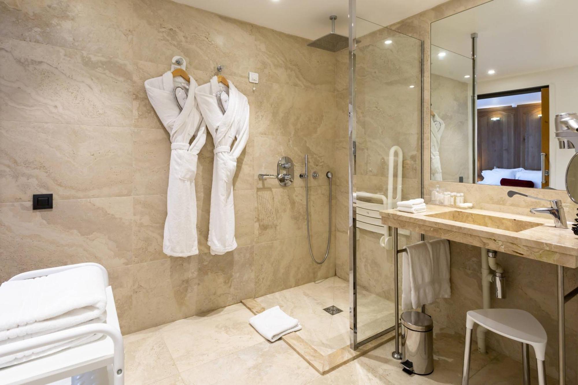 Privilege Queen Room