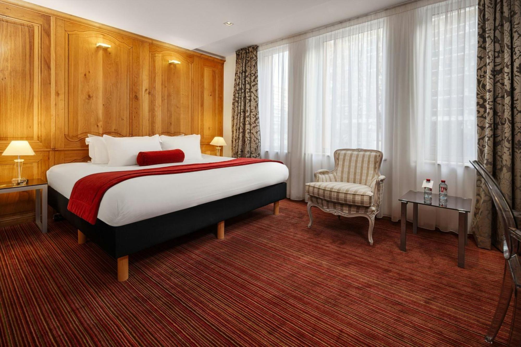 Standard Queen Room